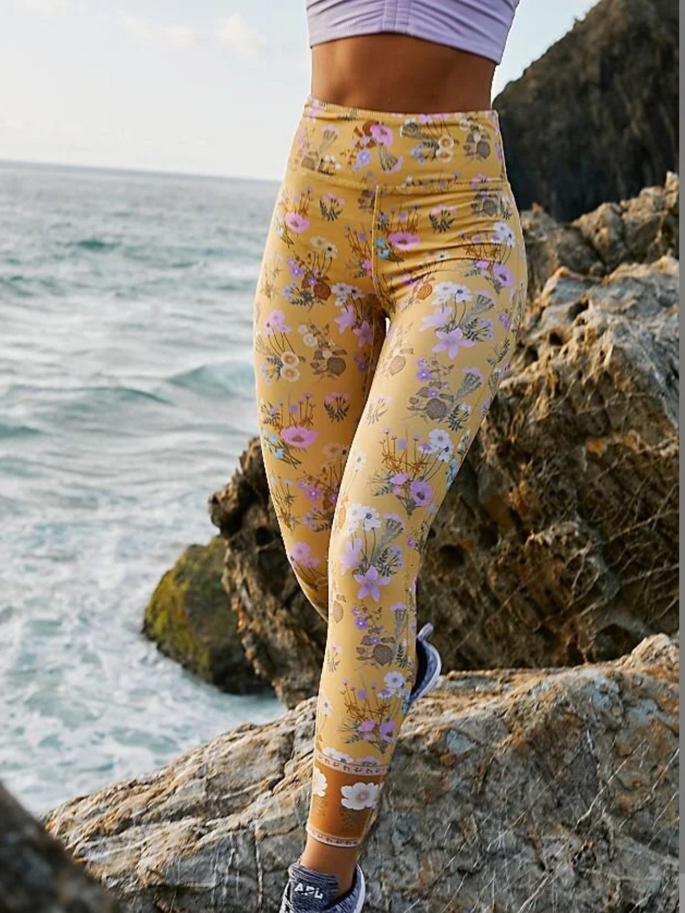 Spell & the Gypsy Women’s Wild Bloom 7/8 Leggings and Bra set - Picture 3 of 6